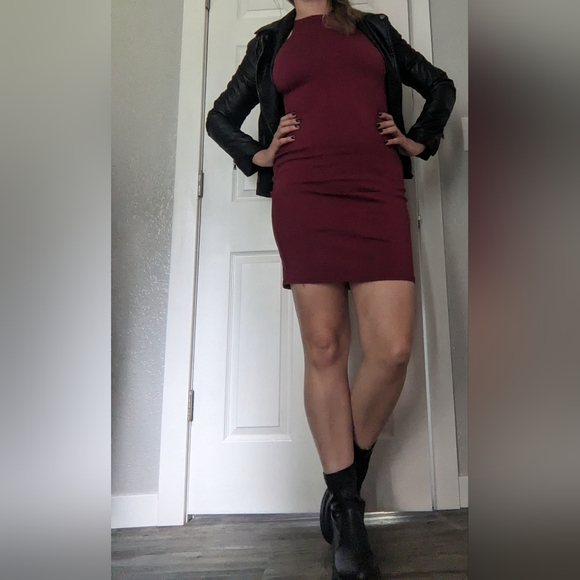 Raspberry Bodycon Dress - Picture 3 of 5